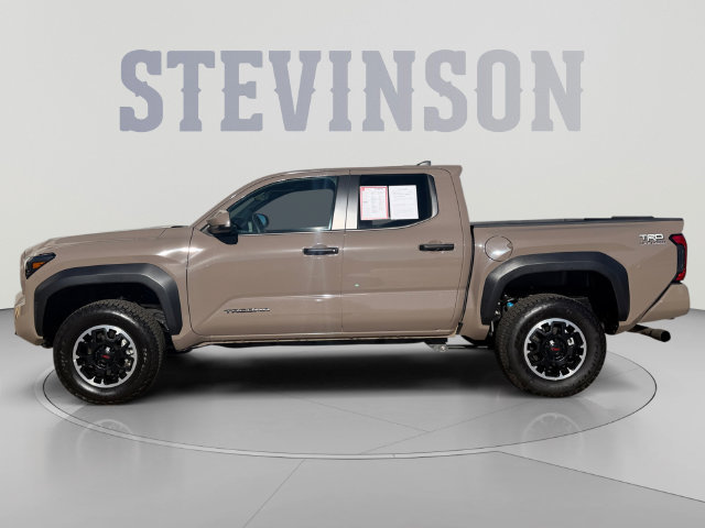 Used 2026 Toyota Tacoma TRD Off-Road AWD/4WD image 2