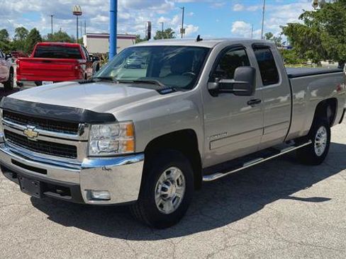 Used 2008 Chevrolet Silverado 2500 LT w/ 2LT Convenience Package AWD/4WD image 4