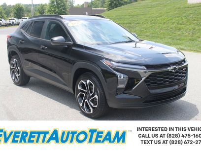 Used 2025 Chevrolet Trax RS w/ Sunroof Package