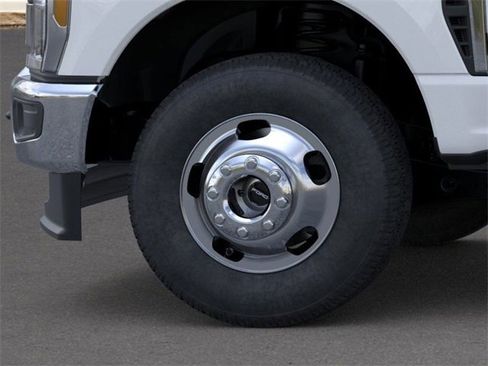 New 2025 Ford F350 XL w/ XL Chrome Package image 19