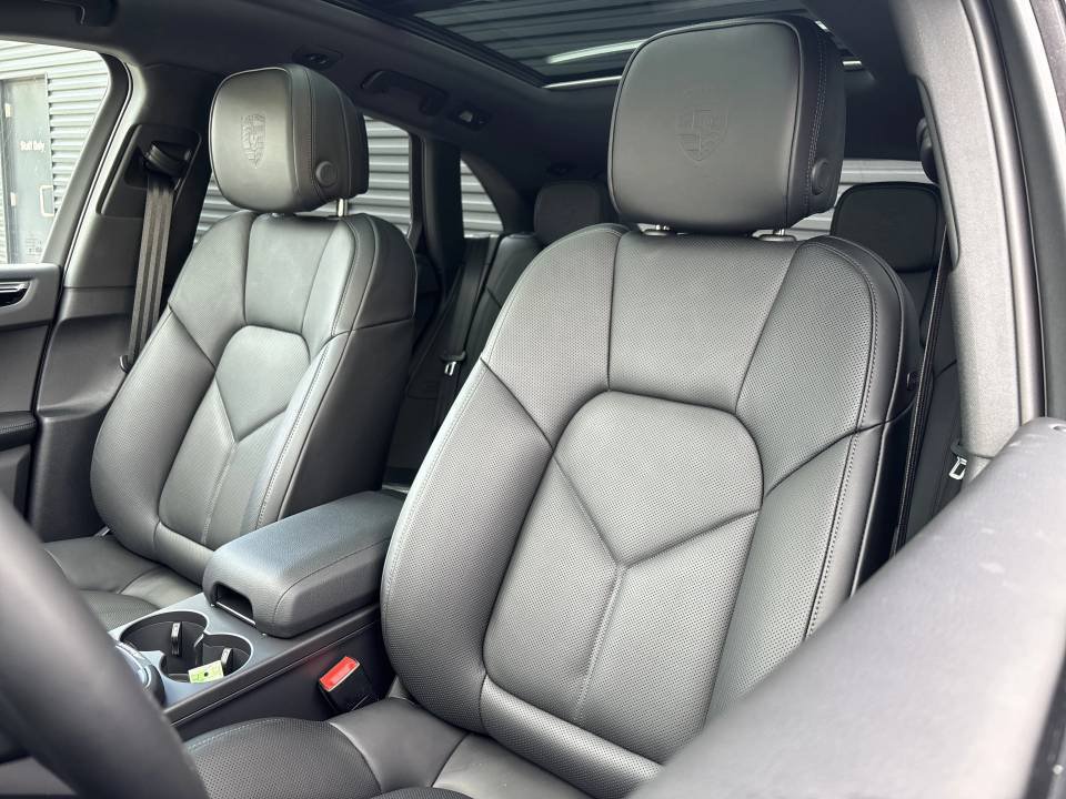 Certified 2026 Porsche Macan AWD/4WD image 20