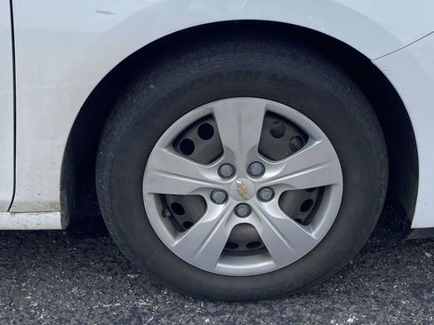 Used 2018 Chevrolet Cruze LS image 8