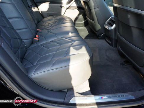 Used 2023 BMW 760i xDrive AWD/4WD image 38