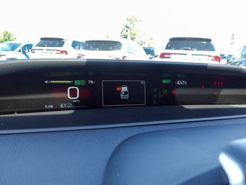 Used 2022 Toyota Prius Prime XLE FWD image 18