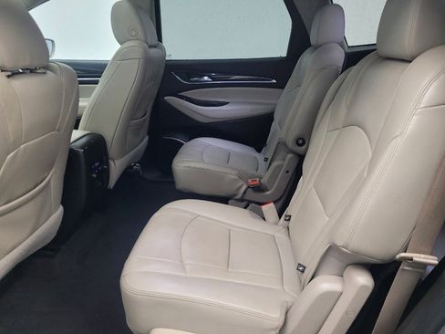 Used 2019 Buick Enclave Essence image 18