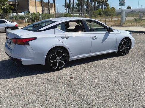 Used 2025 Nissan Altima 2.5 SR image 8