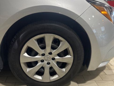 Used 2023 Toyota Corolla LE image 5