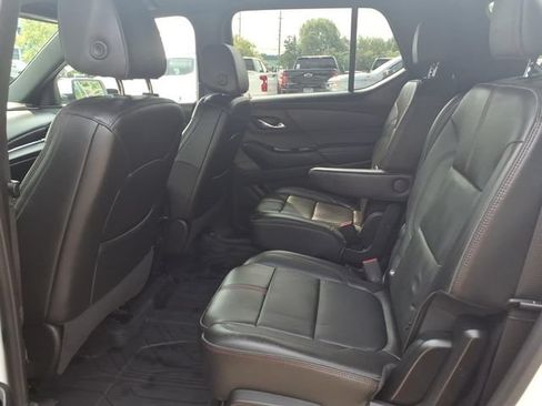Used 2023 Chevrolet Traverse RS w/ LPO, Floor Liner Package FWD image 10