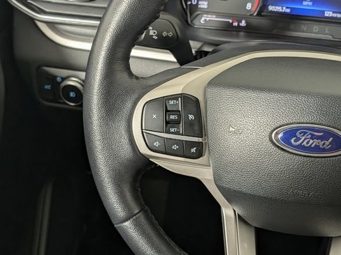 Certified 2022 Ford Explorer XLT w/ Equipment Group 202A RWD image 19
