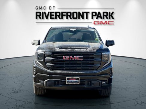 New 2025 GMC Sierra 1500 Elevation image 8
