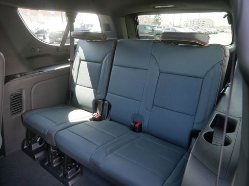 New 2026 GMC Yukon XL AT4 w/ Premium Trailering Package AWD/4WD image 12