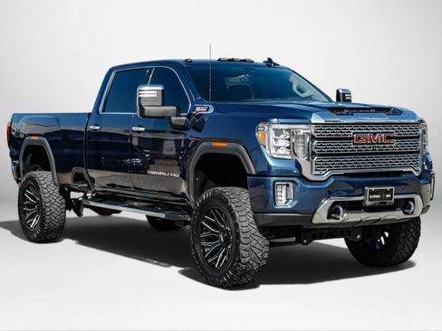 Used 2021 GMC Sierra 3500 Denali w/ Technology Package AWD/4WD image 4