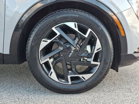 Certified 2025 Kia Sportage SX image 8
