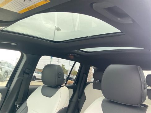 Used 2023 Mercedes-Benz GLB 250 image 23