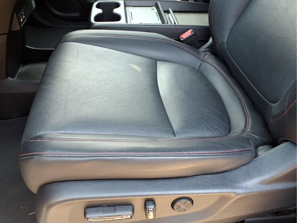 Used 2025 Honda Odyssey Sport-L image 16