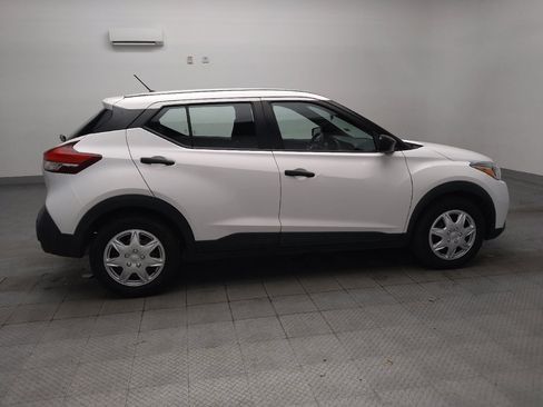 Used 2020 Nissan Kicks S FWD image 10