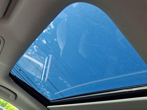 Certified 2023 Honda Pilot Touring image 21