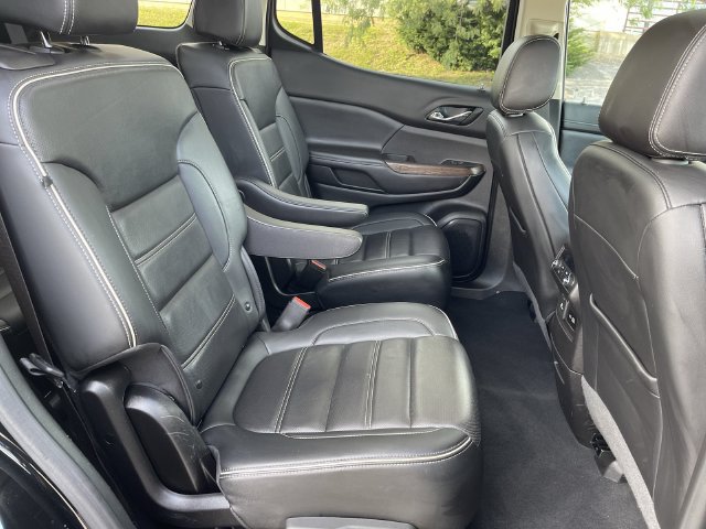 Used 2023 GMC Acadia Denali w/ Black Diamond Edition FWD image 15