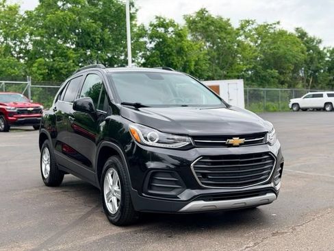 Used 2020 Chevrolet Trax LT w/ LT Convenience Package AWD/4WD image 4
