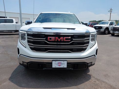 Used 2025 GMC Sierra 1500 SLT AWD/4WD image 12