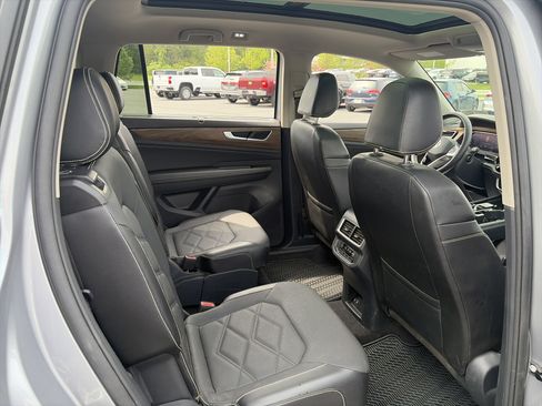 Used 2024 Volkswagen Atlas SE image 36