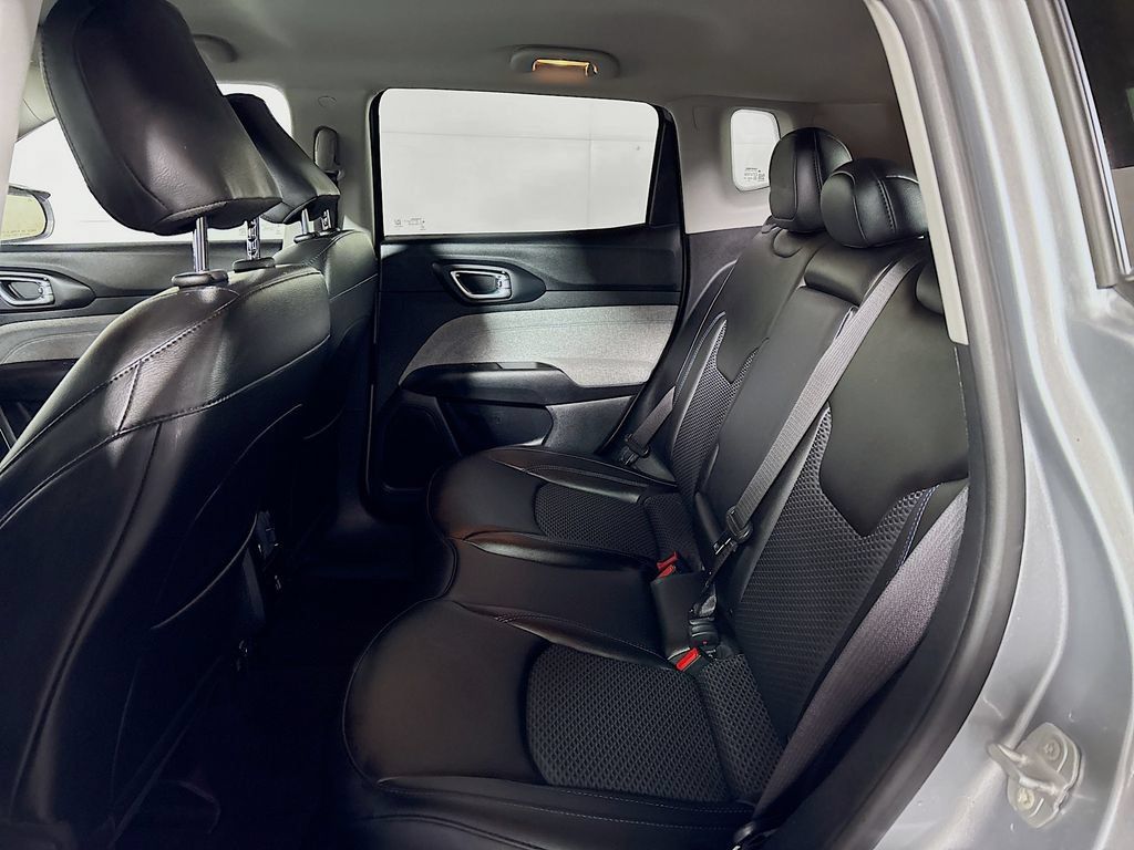 Used 2022 Jeep Compass Latitude w/ Convenience Group AWD/4WD image 19