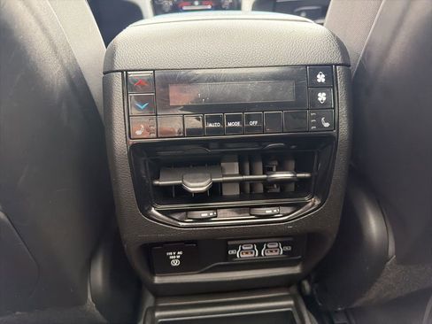 Used 2021 Jeep Grand Cherokee L Limited image 37