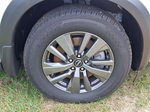 Used 2026 Nissan Pathfinder SV AWD/4WD image 7