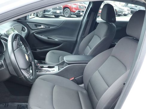 Used 2025 Chevrolet Malibu RS FWD image 19