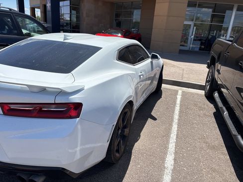Used 2017 Chevrolet Camaro SS RWD image 6