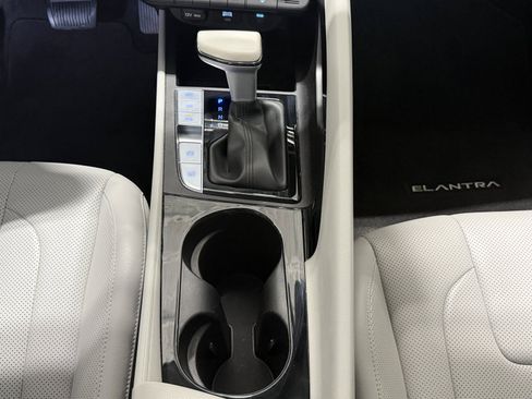 Certified 2024 Hyundai Elantra Limited FWD image 13