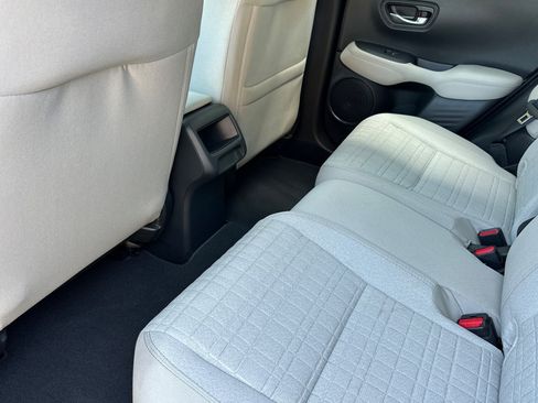 Used 2025 Honda HR-V LX image 11