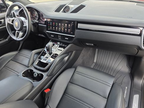 Used 2023 Porsche Cayenne Platinum Edition image 44
