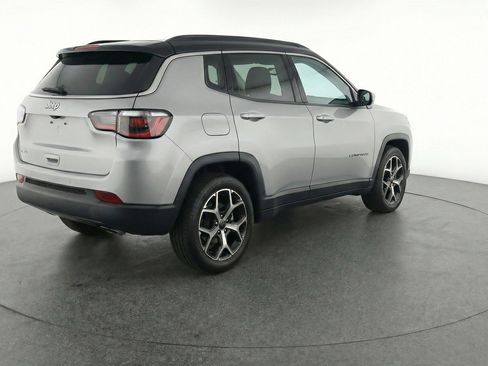 Used 2025 Jeep Compass Limited image 9