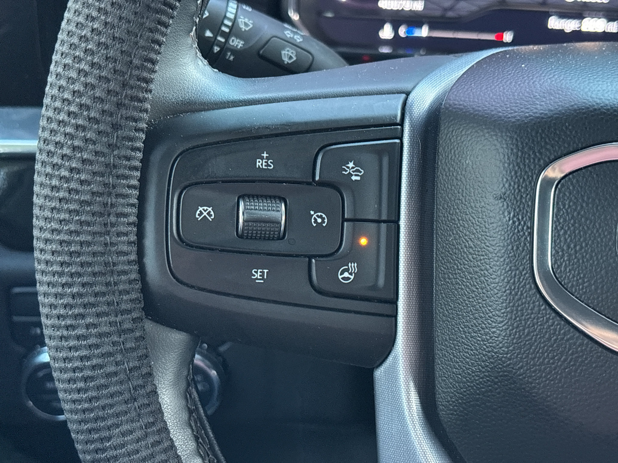 Used 2025 GMC Sierra 1500 SLT AWD/4WD image 18