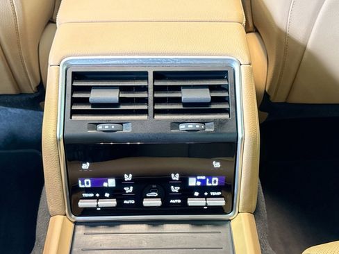 Used 2023 Porsche Panamera 4 w/ Premium Package image 24