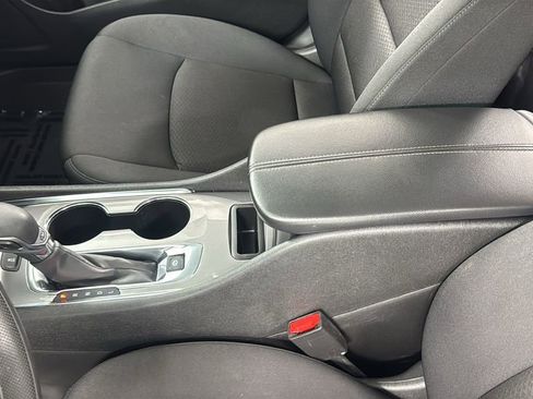 Used 2024 Chevrolet Malibu LT FWD image 30