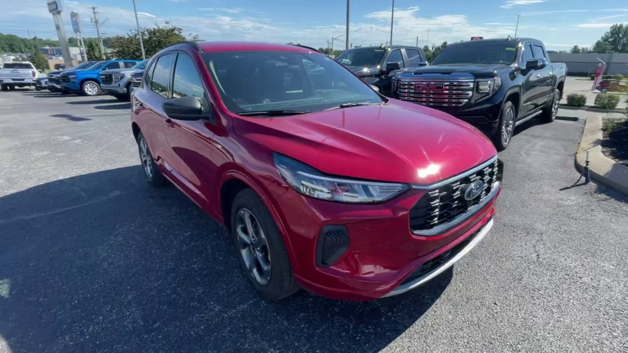 Used 2023 Ford Escape ST-Line AWD/4WD image 3