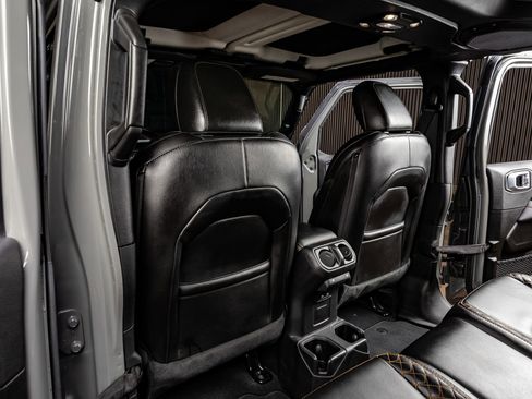 Used 2022 Jeep Gladiator Overland image 35