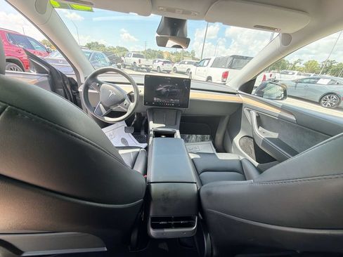Used 2024 Tesla Model Y Long Range AWD/4WD image 11
