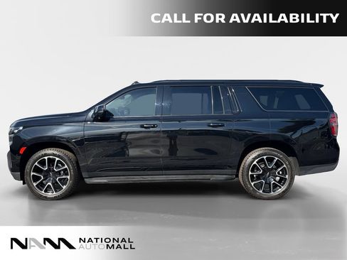 Used 2024 Chevrolet Suburban RST w/ Luxury Package RWD image 2