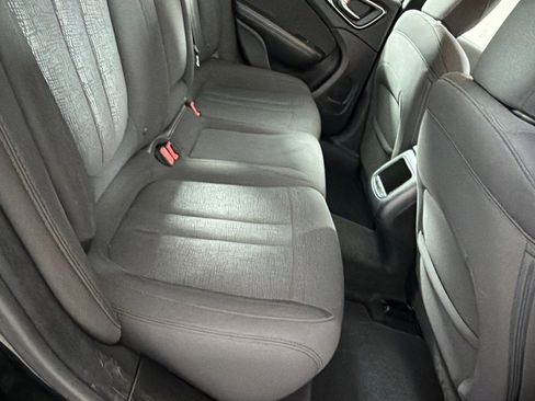 Used 2016 Chrysler 200 Limited FWD image 17