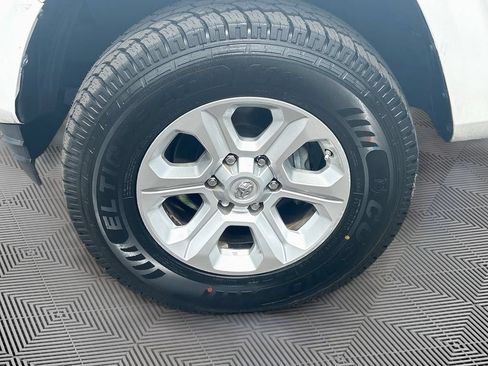 Used 2019 Toyota Tacoma SR w/ SR Convenience Package RWD image 30