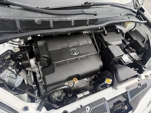 Used 2016 Toyota Sienna LE image 20