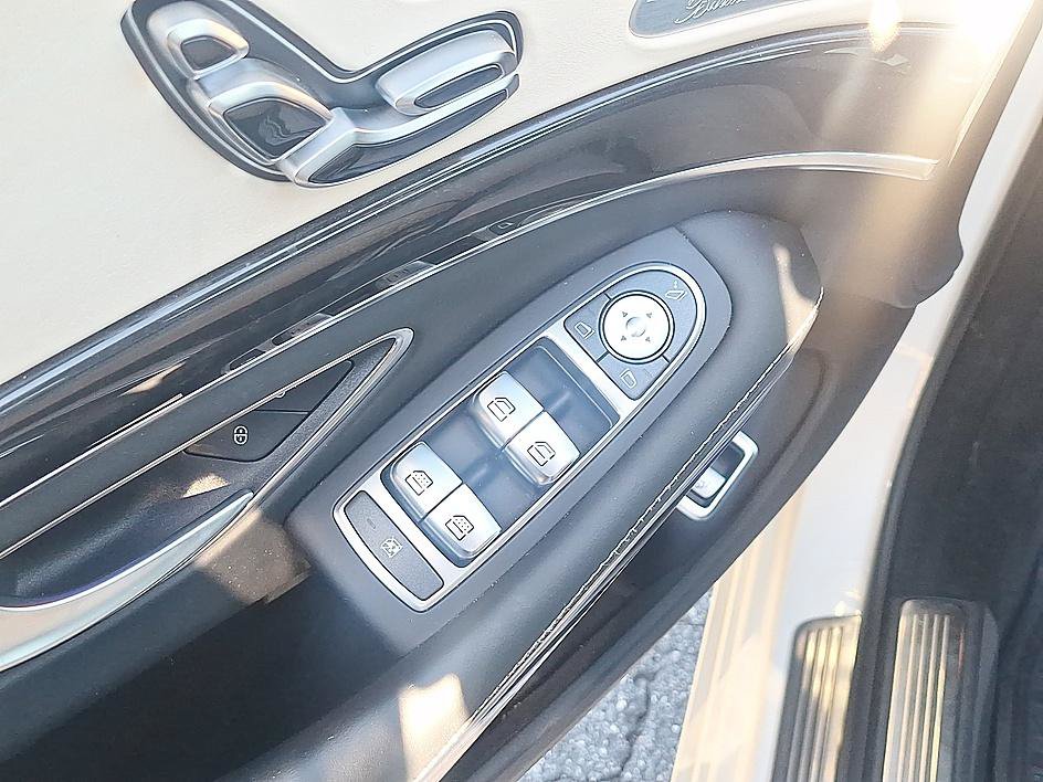 Used 2019 Mercedes-Benz S 560 4MATIC Sedan image 23