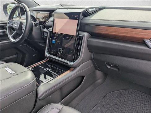 Used 2025 GMC Yukon XL Denali w/ Denali Reserve Package image 26