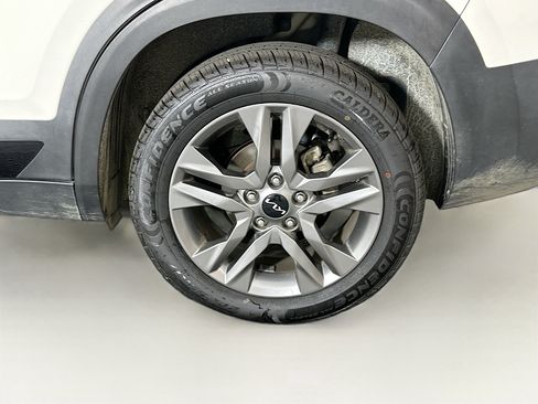Used 2023 Kia Seltos S FWD image 11