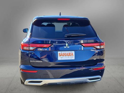 Used 2024 Mitsubishi Outlander SE image 8