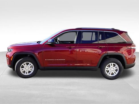 Certified 2023 Jeep Grand Cherokee Laredo w/ Luxury Tech Group I image 9