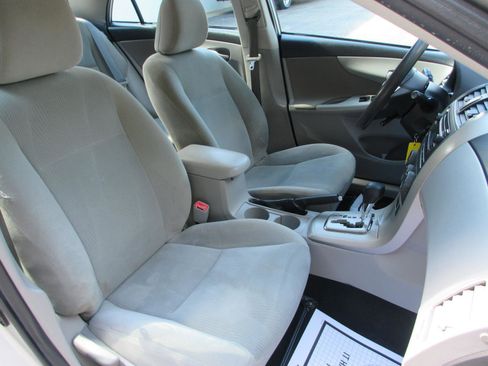 Used 2012 Toyota Corolla LE w/ Premium Pkg FWD image 18